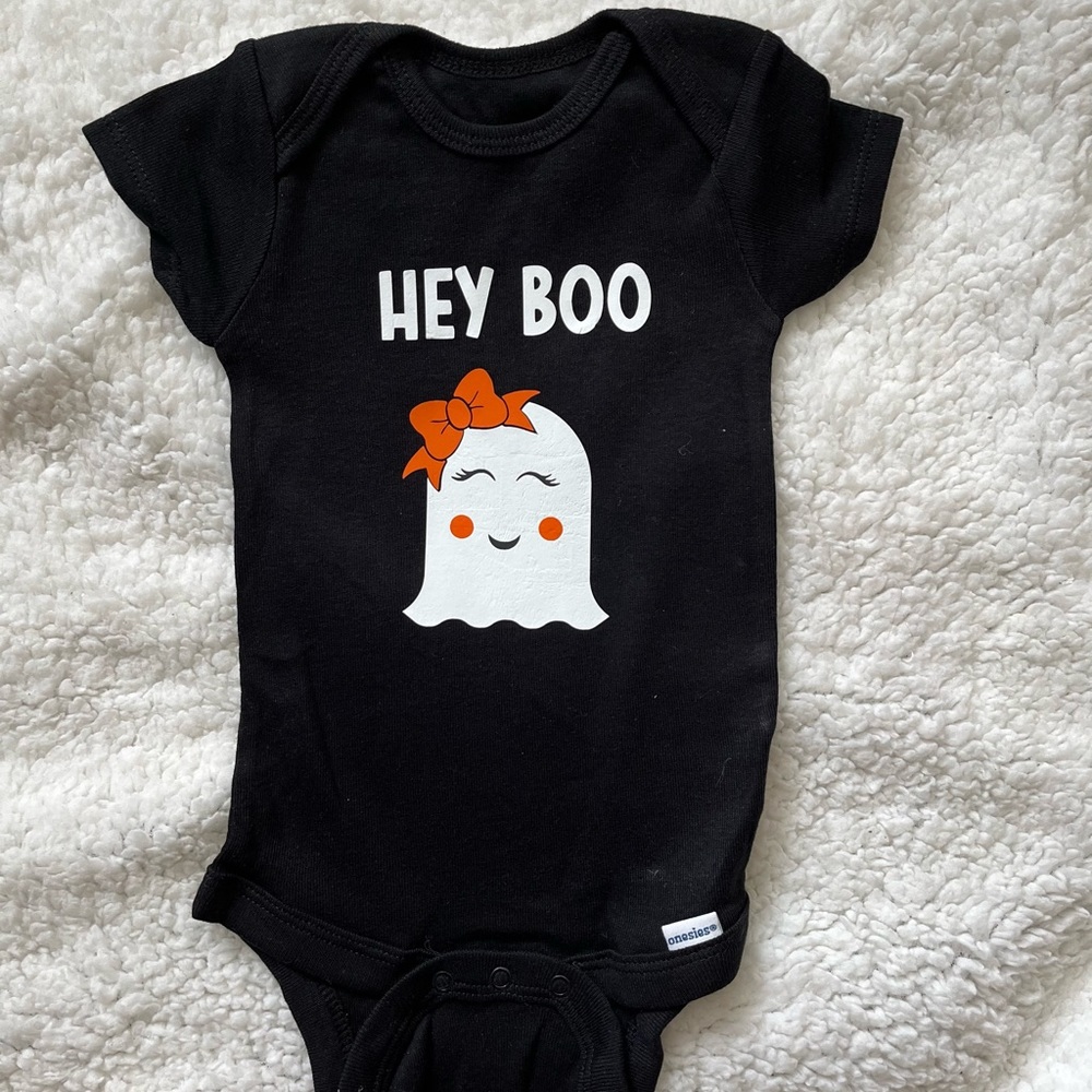 Hey Boo Halloween Baby Onesie -NWT